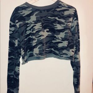 🌻cropped camo tee🌻